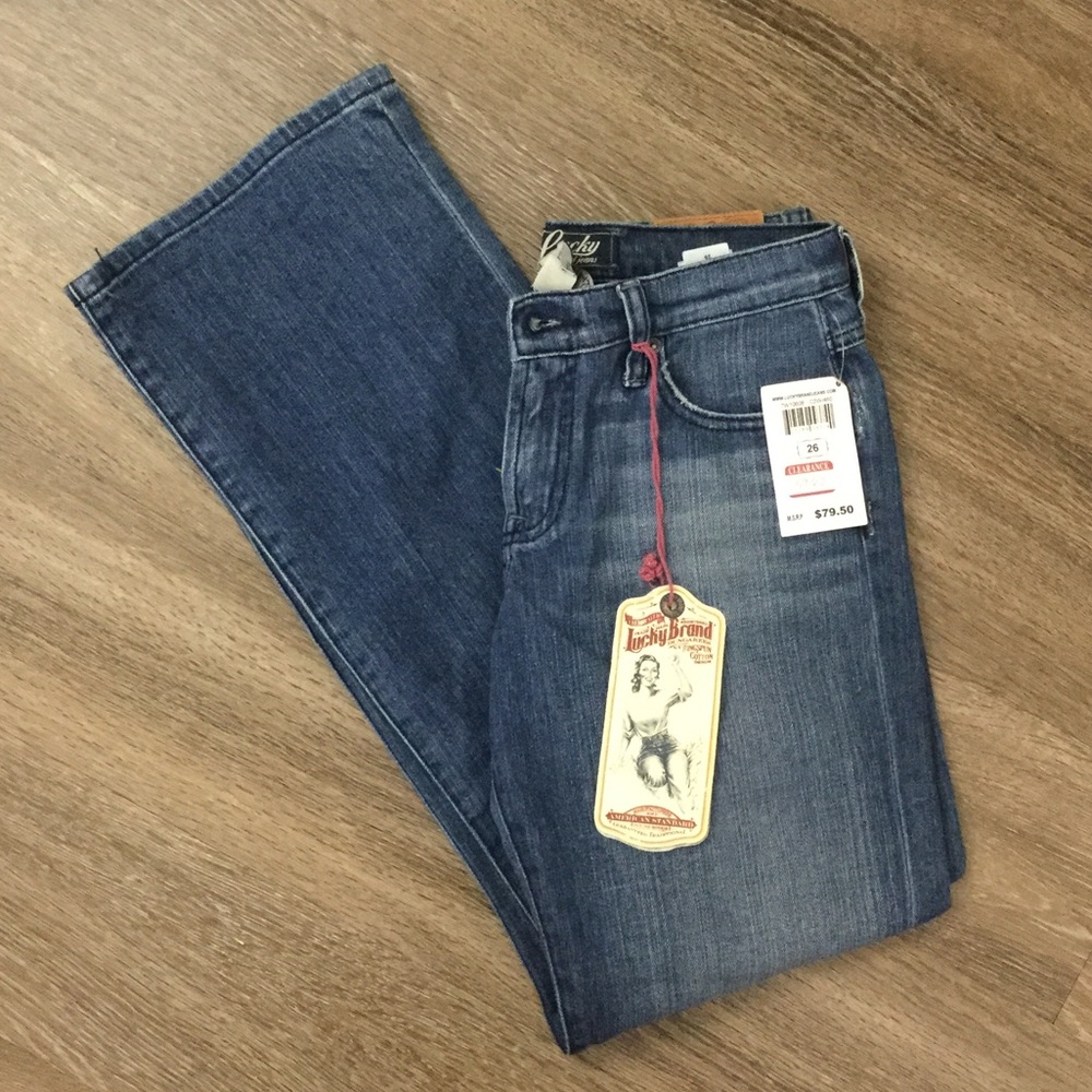 New size 26 Lucky Brand mid rise bootleg Jean